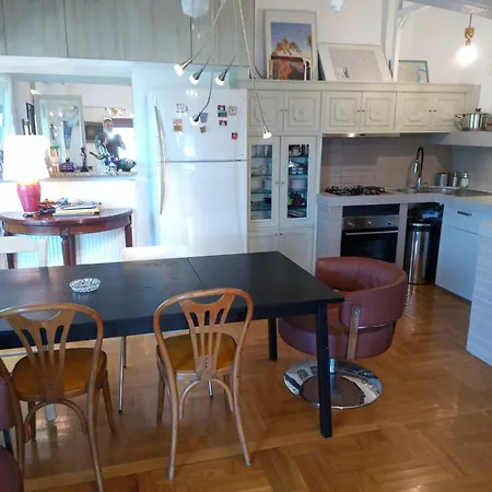 Apartment Waterfront With Sea View Helexpo No01